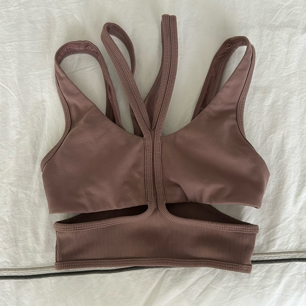ALO YOGA SPORT BRA.